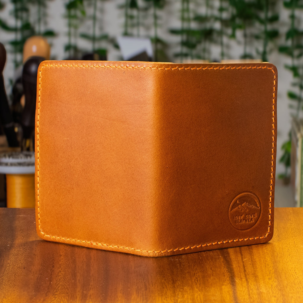 Hemlock Vertical Bifold | Tan Wicket & Craig | Cognac Pueblo - Lost Cove Leather